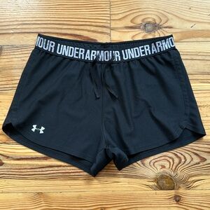UNDER ARMOUR shorts | size small